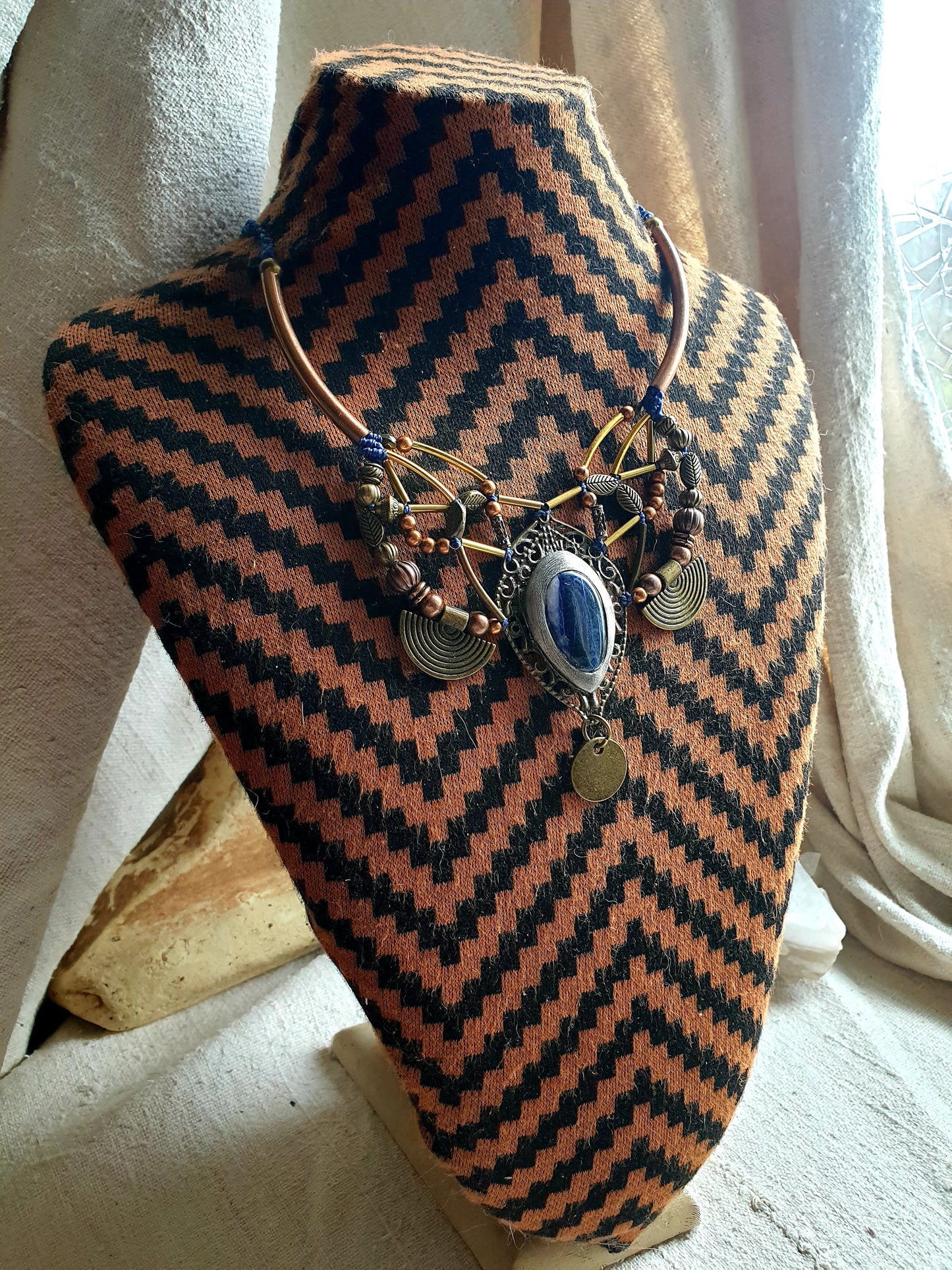 sodalit ogrlica - neo tribal bohemian ogrlica