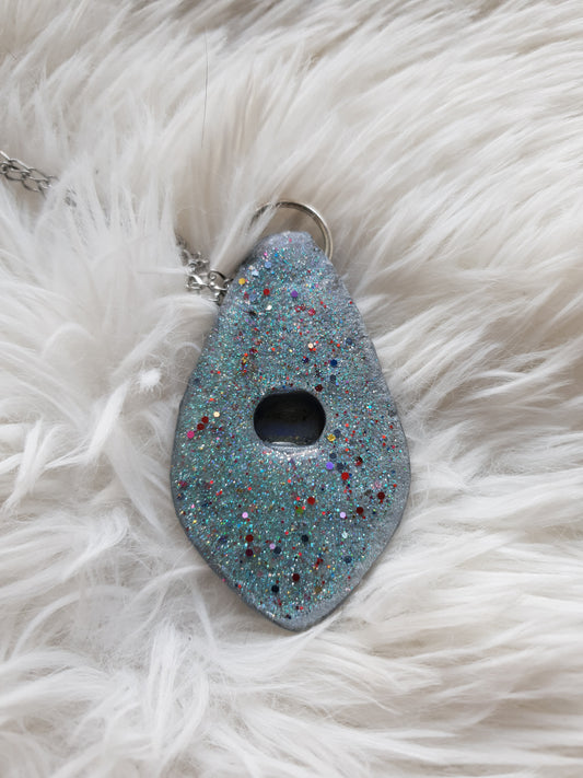 mjecečev kamen privjesak - vilinski štit kolekcija