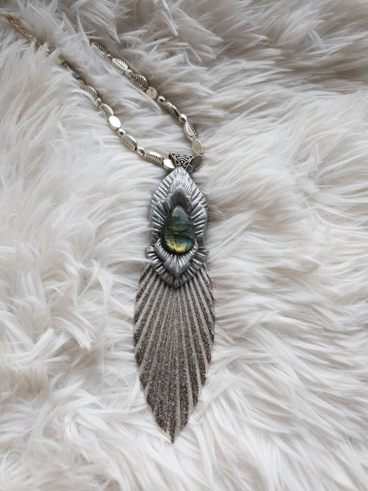 plavo zeleni labradorit list privjesak - vilinska kolekcija