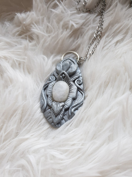 mjesečev kamen vilinski štit ogrlica - vilinska kolekcija