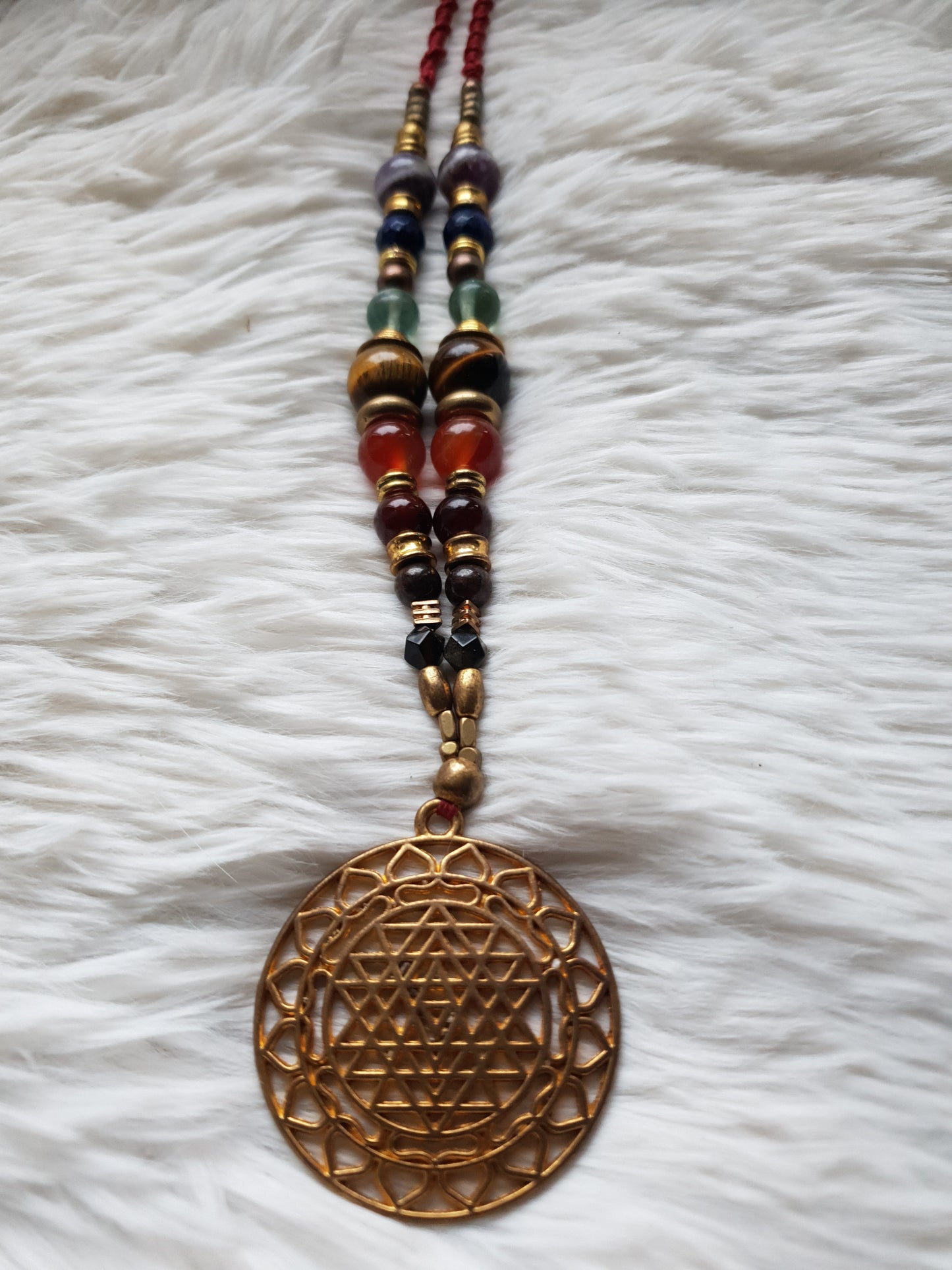 sri yantra ogrlica - chakra flow
