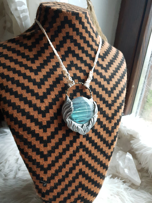 nebesko plava labradorit ogrlica