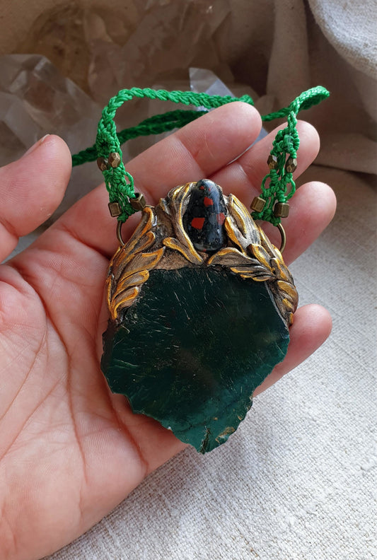 heliotrop ogrlica - krvavi kamen - bloodstone