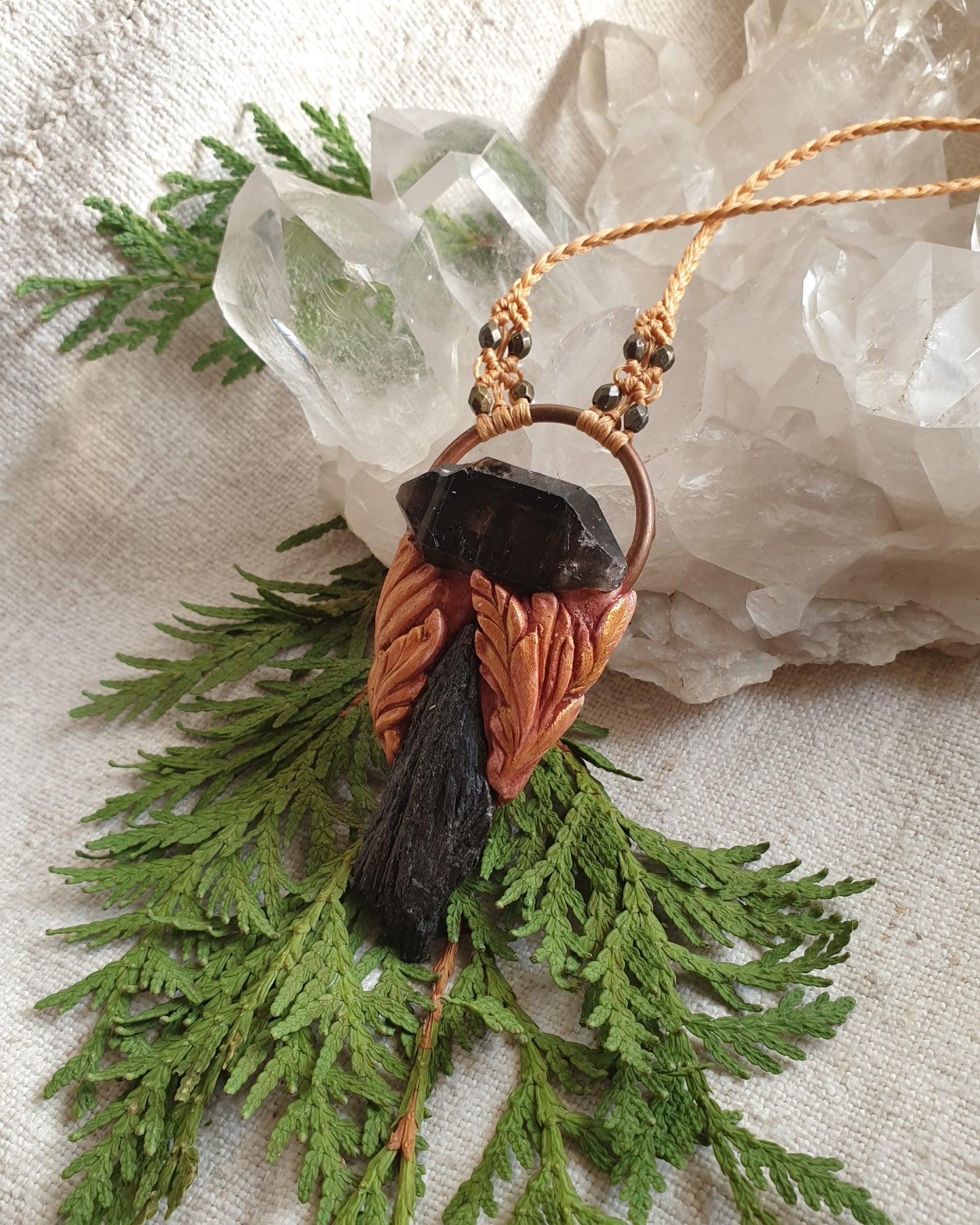 crni kijanit - dvostruko terminirani morion kvarc privjesak