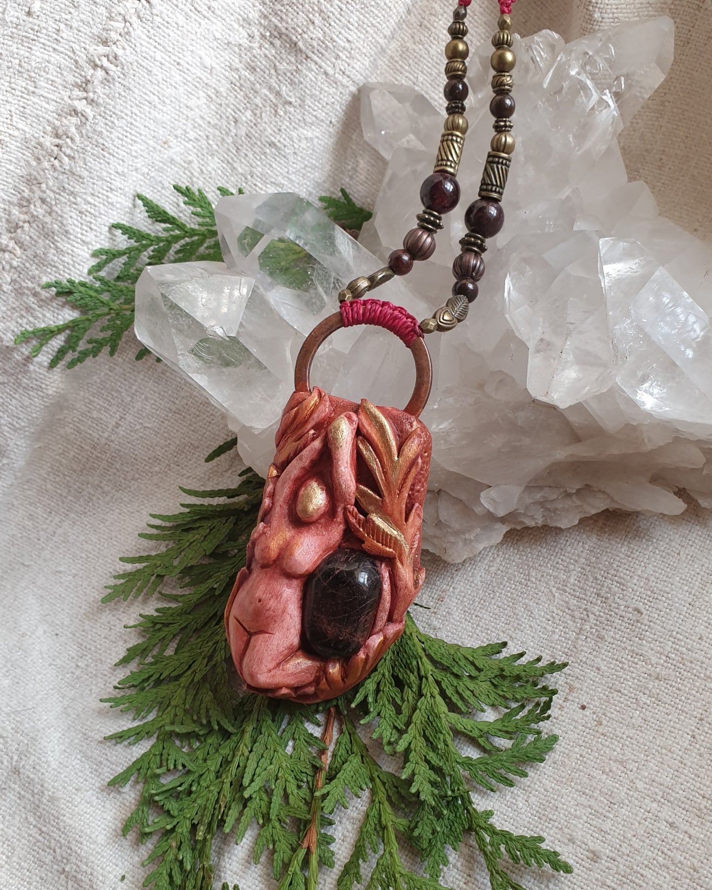 granat ogrlica - boginja