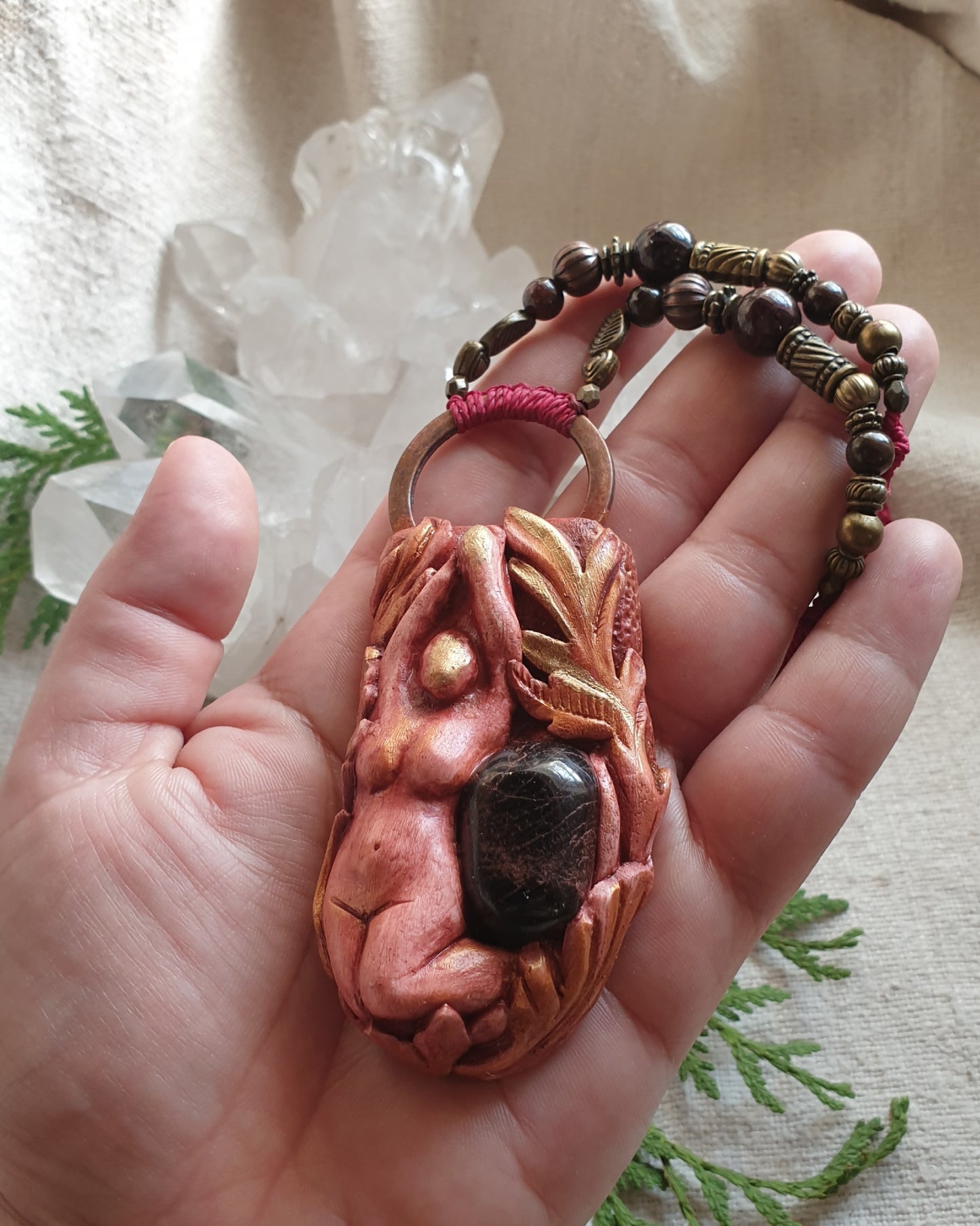 granat ogrlica - boginja