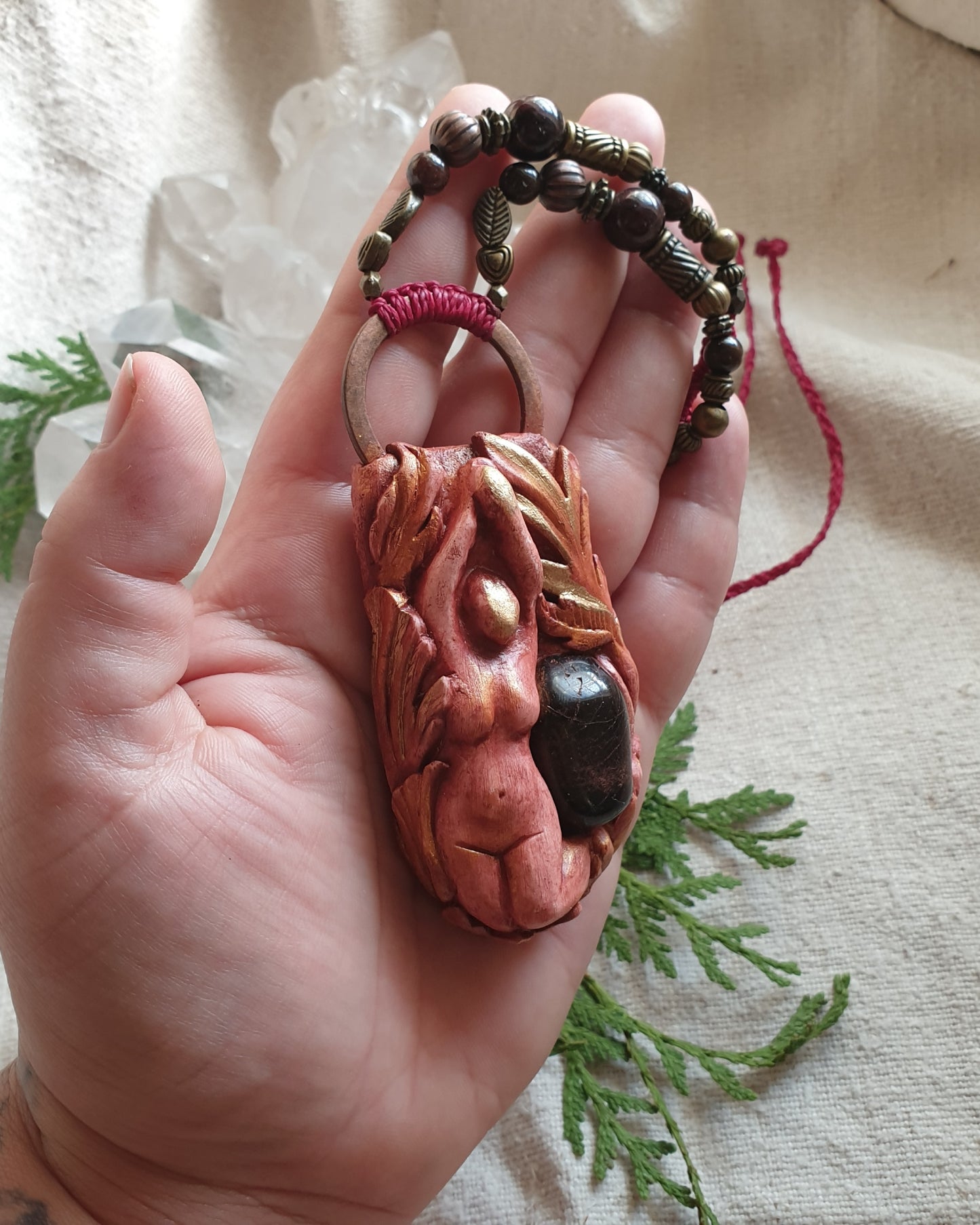 granat ogrlica - boginja