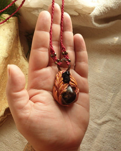 crni turmalin i granat privjesak