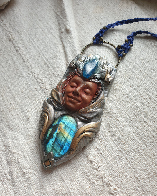 labradorit i apatit kralj kristalni čuvar ogrlica