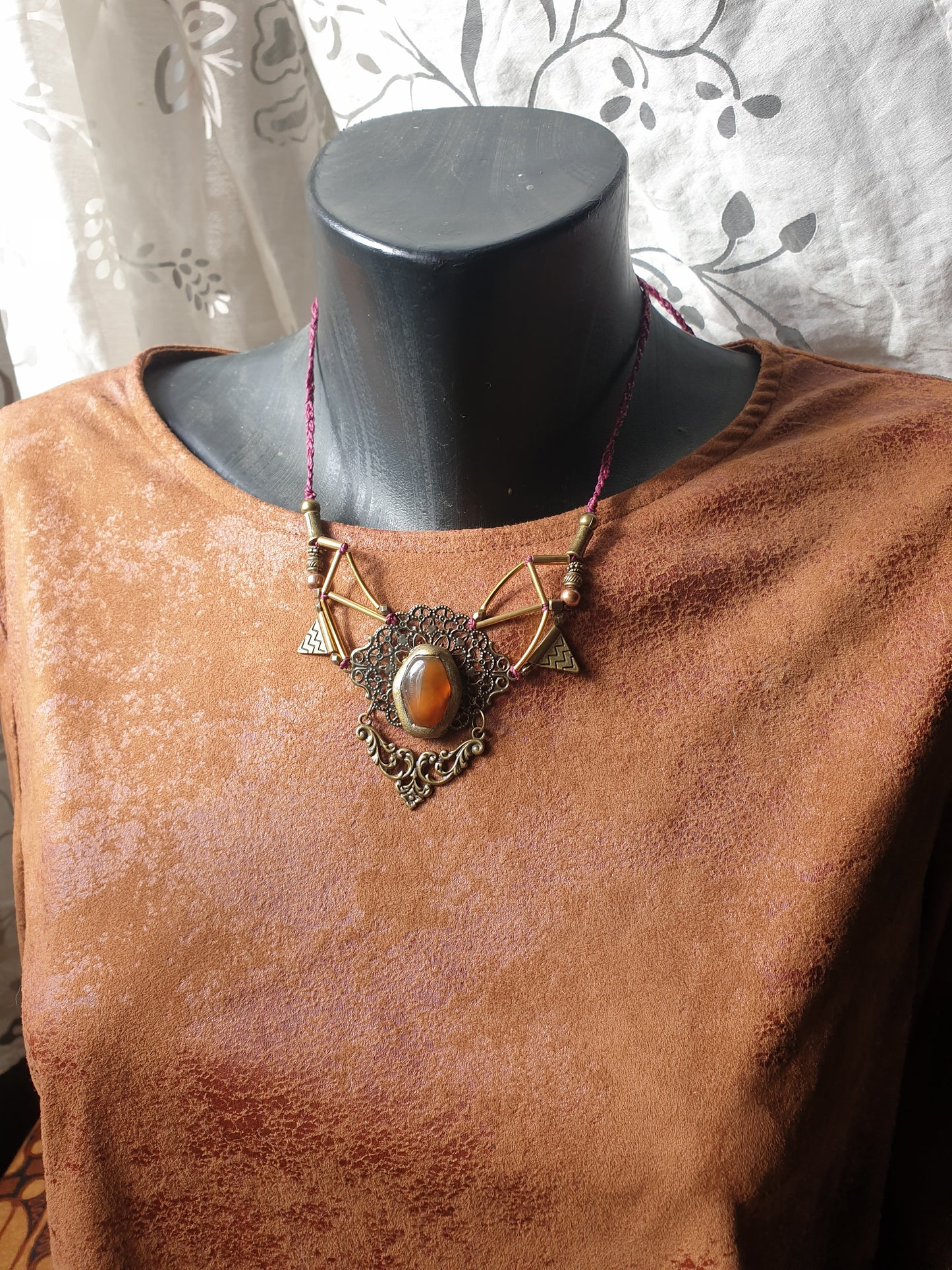 neo tribal karneol ogrlica