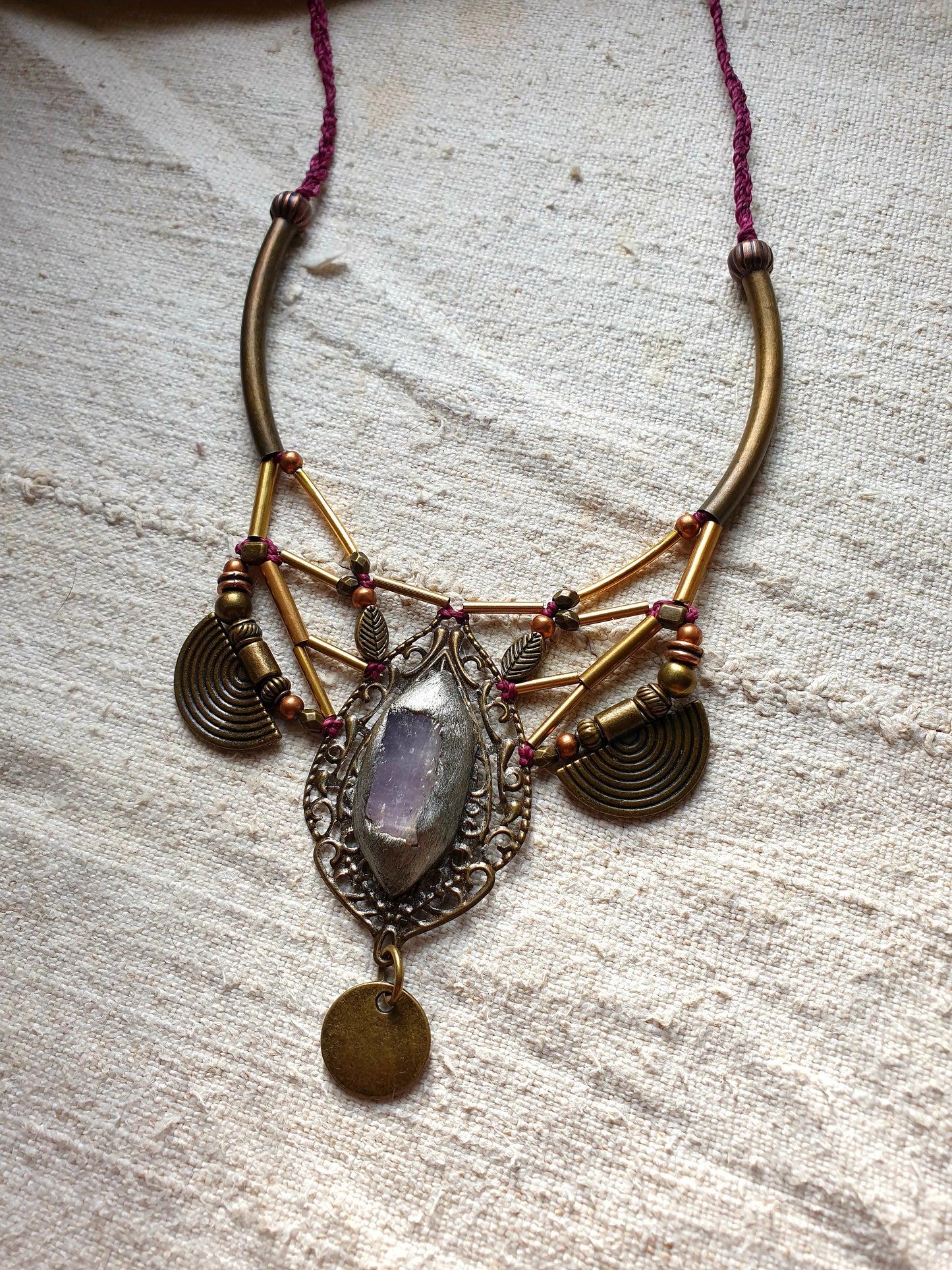 rozi kunzit - neo tribal boho ogrlica