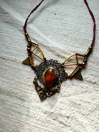 neo tribal karneol ogrlica