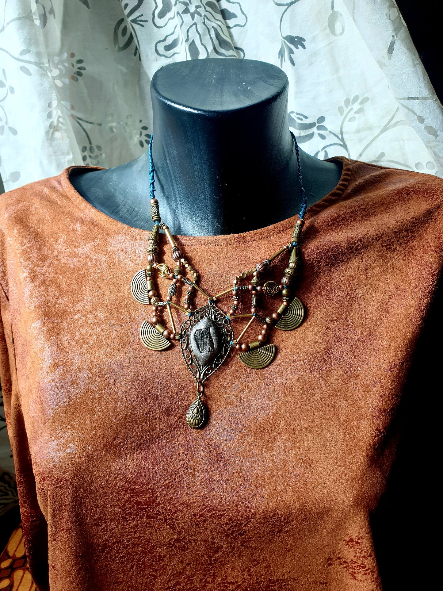 moldavit - neo tribal boho ogrlica