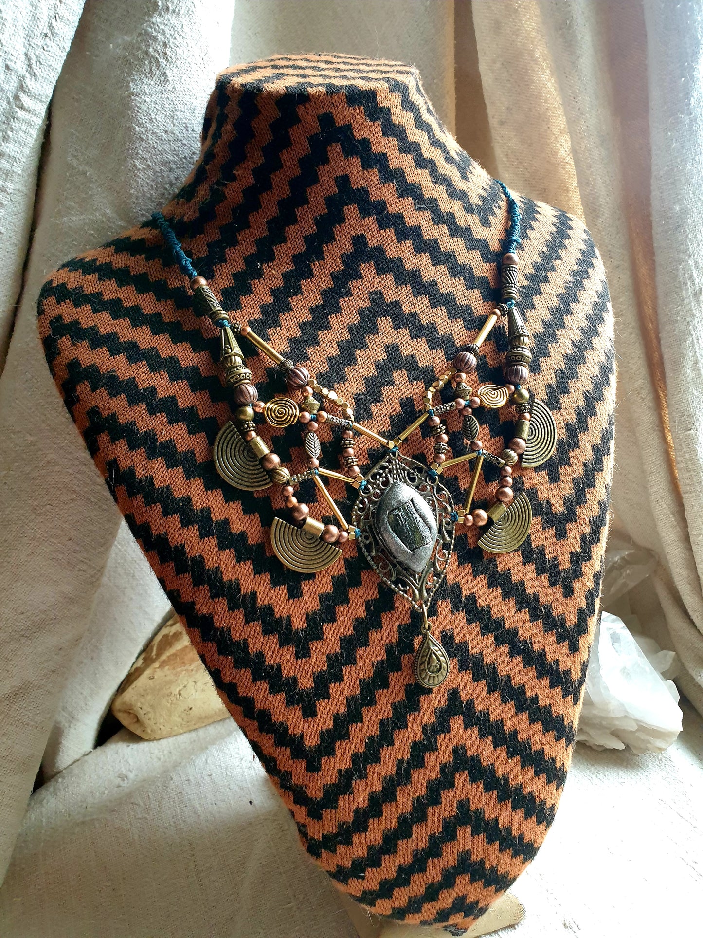 moldavit - neo tribal boho ogrlica