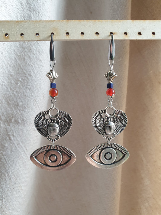 karneol i lapis lazuli naušnice - skarabej