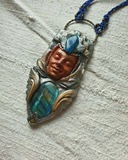 labradorit i apatit kralj kristalni čuvar ogrlica