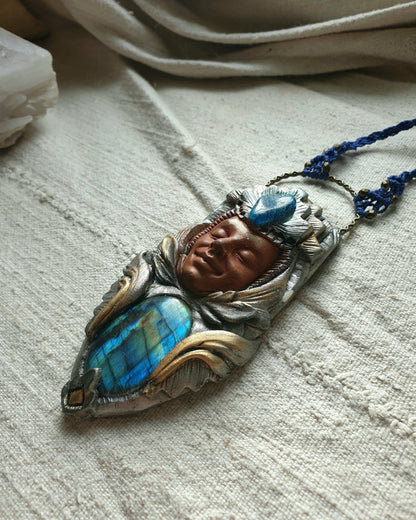 labradorit i apatit kralj kristalni čuvar ogrlica