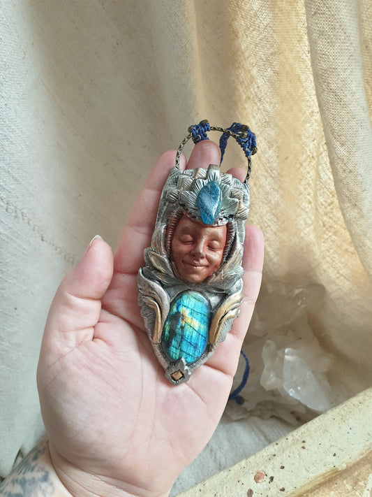 labradorit i apatit kralj kristalni čuvar ogrlica