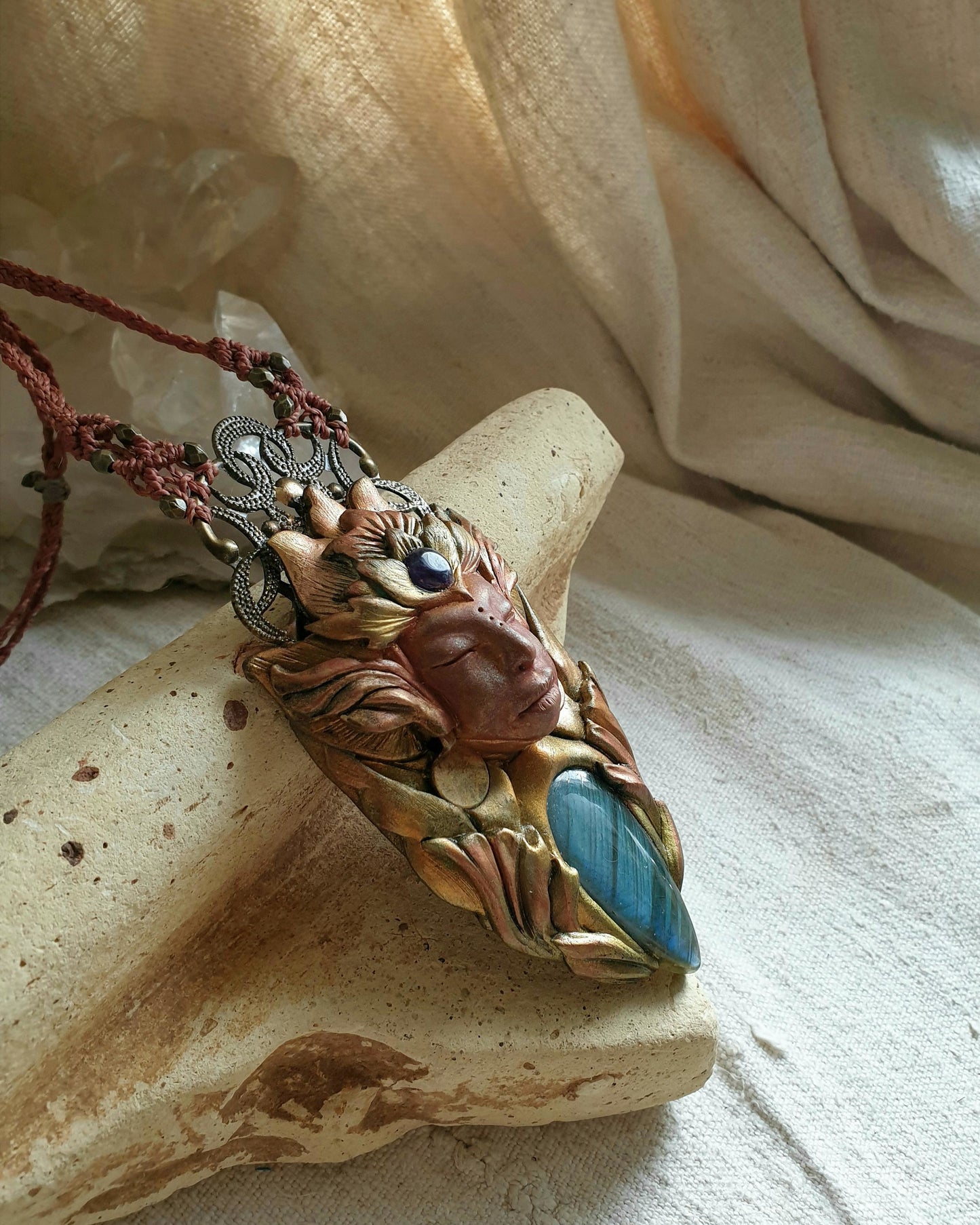 Plavi labradorit i ametist kristalni čuvar ogrlica