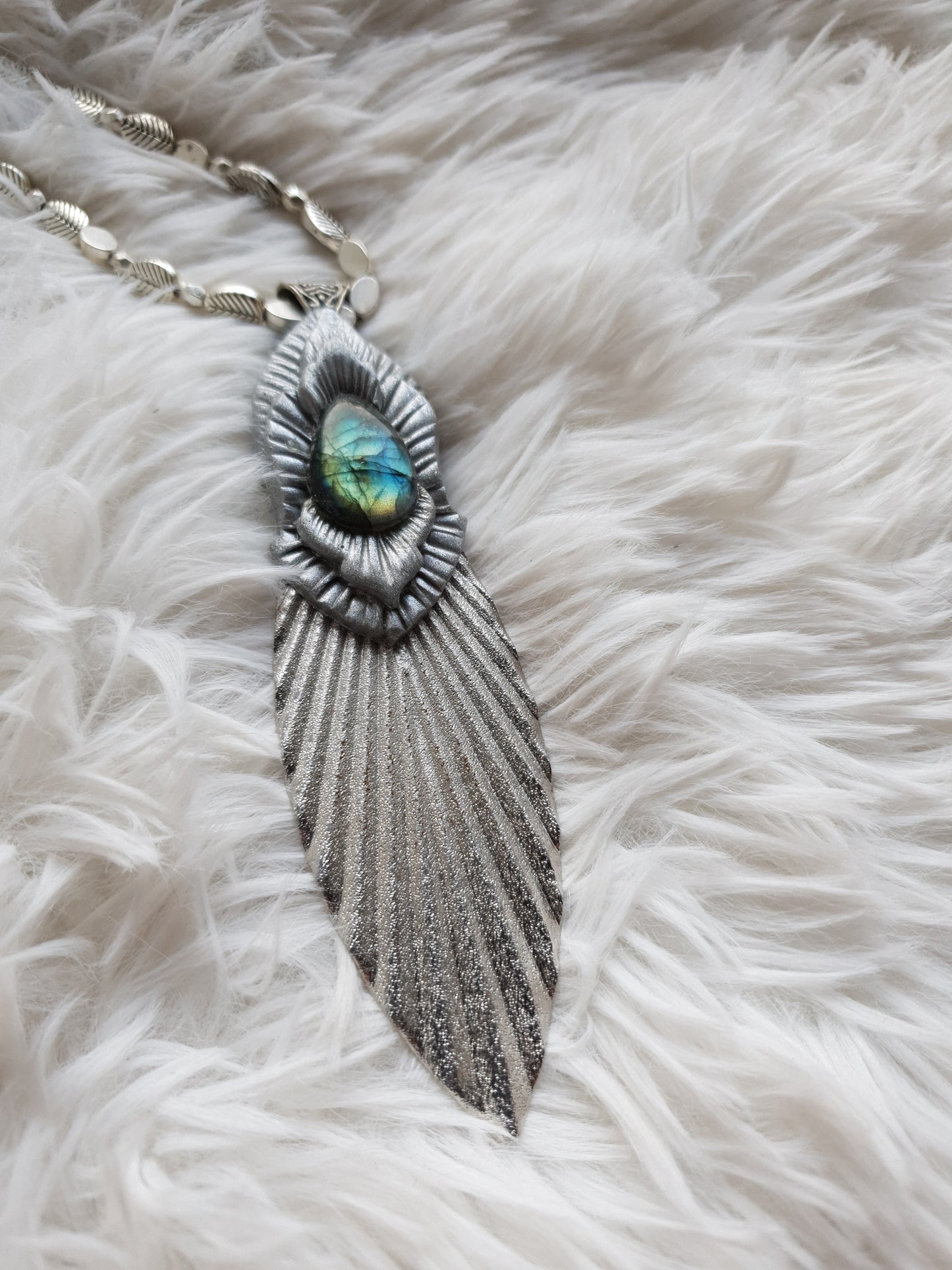 plavo zeleni labradorit  list privjesak - vilinska kolekcija