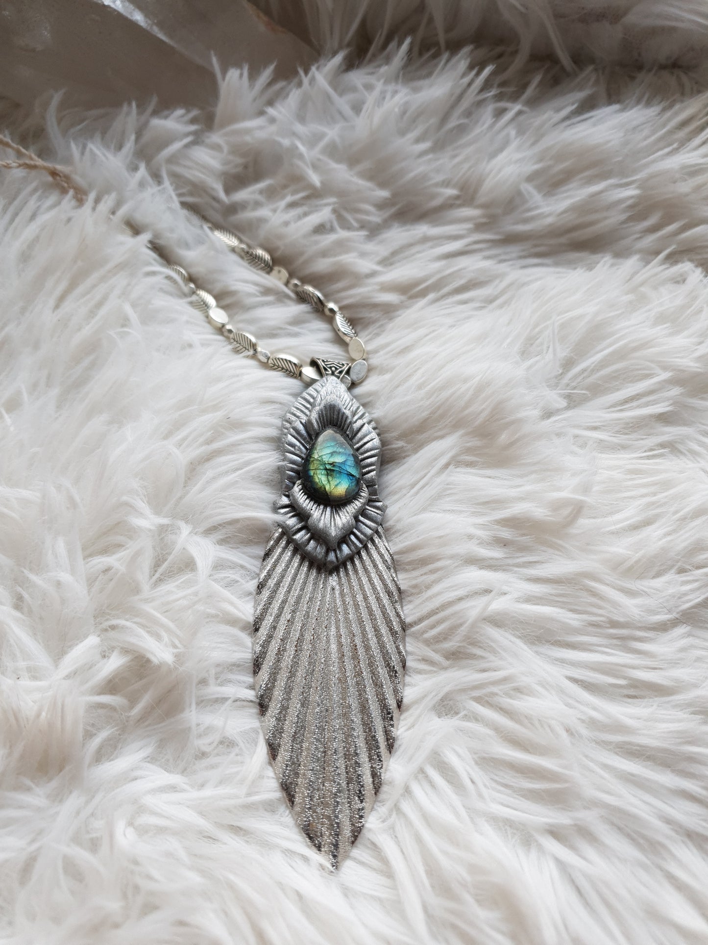 plavo zeleni labradorit  list privjesak - vilinska kolekcija