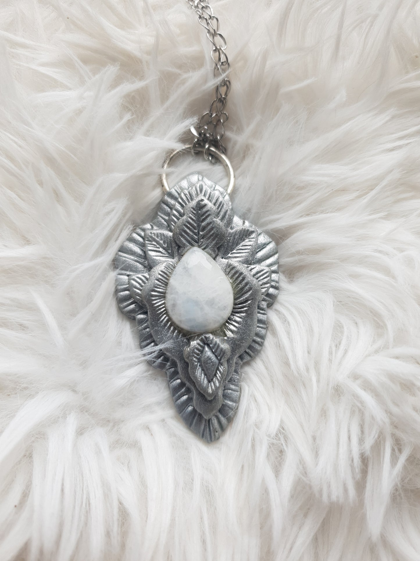 mjesečev kamen - vilinski štit - privjesak