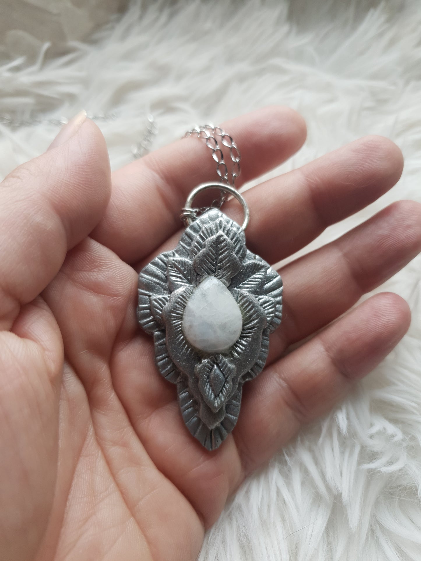 mjesečev kamen - vilinski štit - privjesak