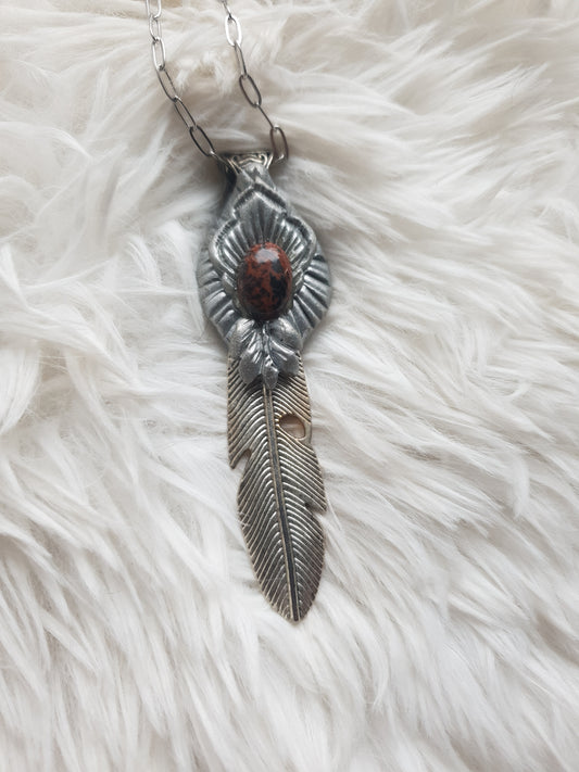 mahagoni obsidijan vilinsko pero privjesak