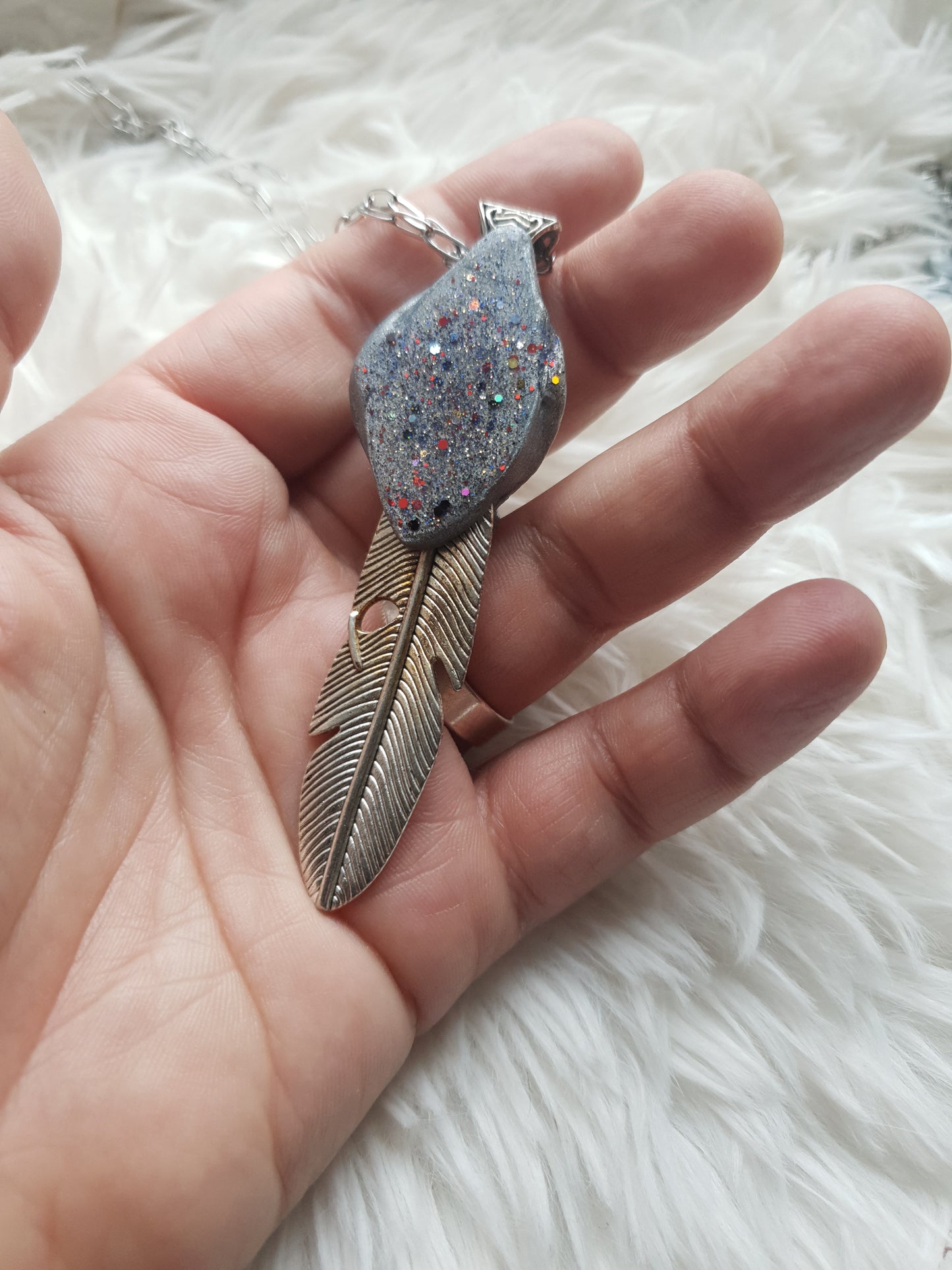 mahagoni obsidijan vilinsko pero privjesak