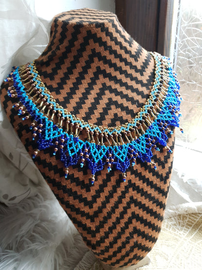 ogrlica od staklenih perlica - tradicijski nakit - plavo zlatno