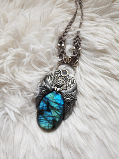 plavi labradorit scarab privjesak - khepri