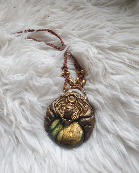 skarabej labradorit privjesak - khepri