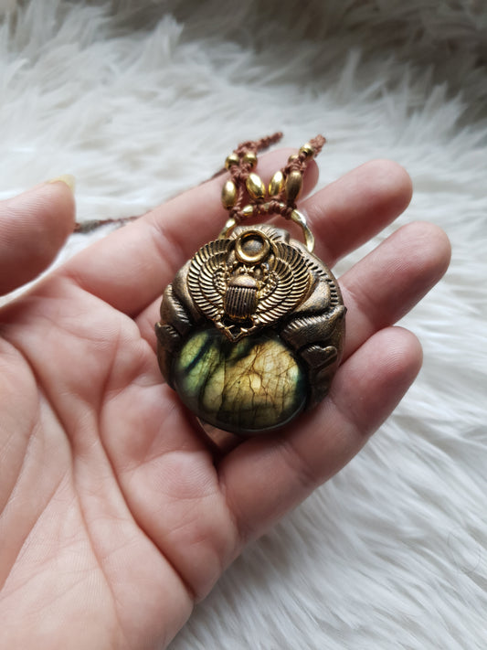 skarabej labradorit privjesak - khepri