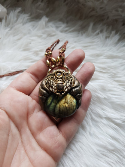 skarabej labradorit privjesak - khepri
