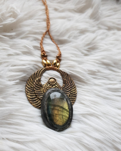 naranđasto zlatni labradorit skarabej privjesak - khepri