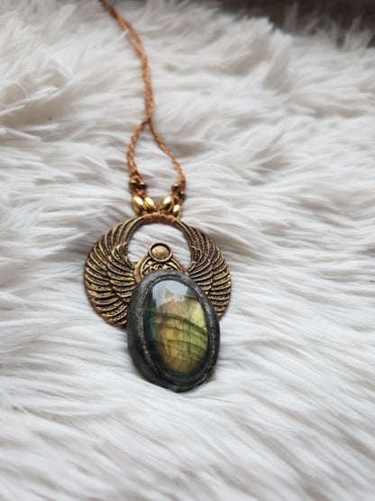 naranđasto zlatni labradorit skarabej privjesak - khepri