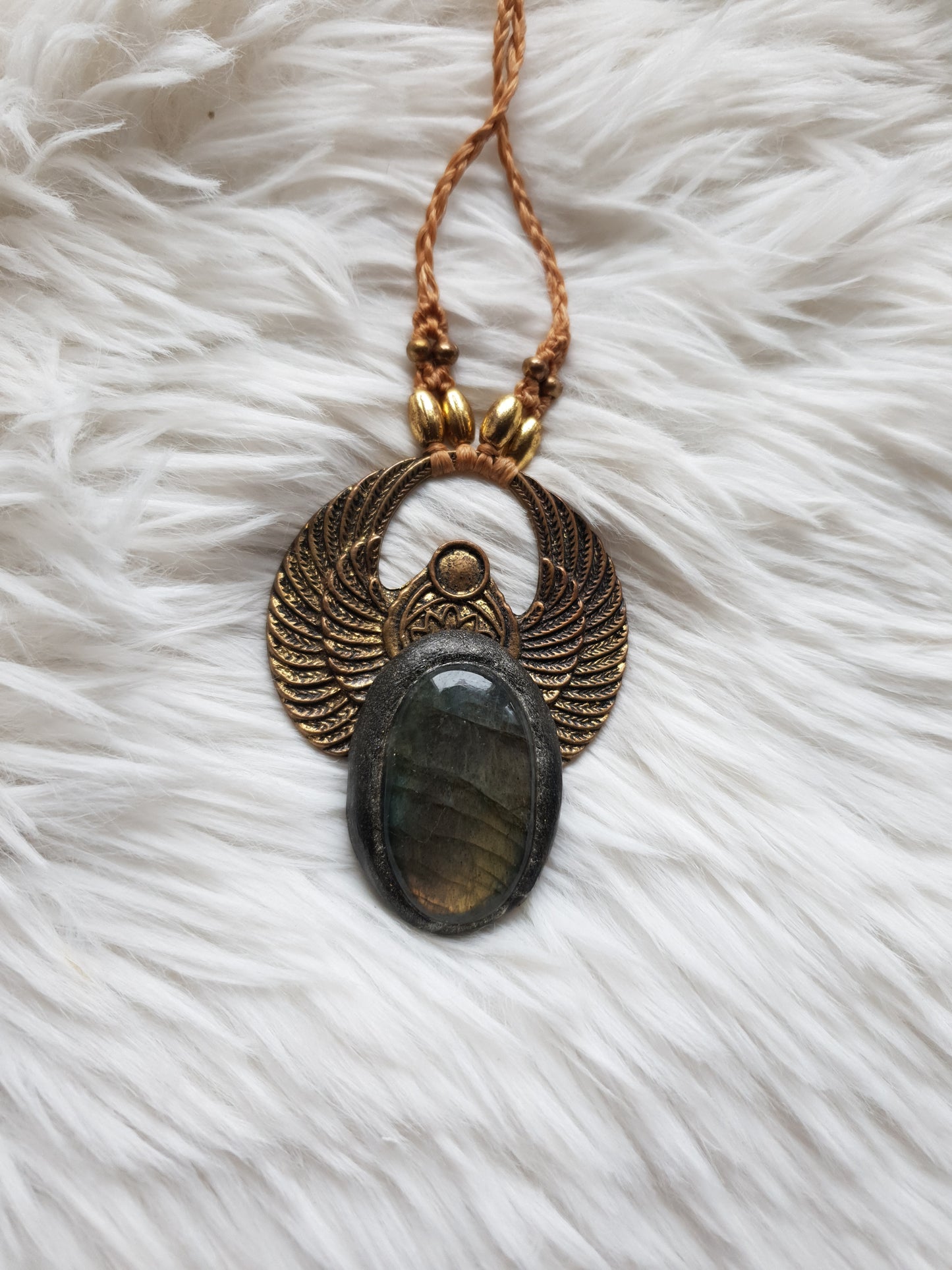 naranđasto zlatni labradorit skarabej privjesak - khepri