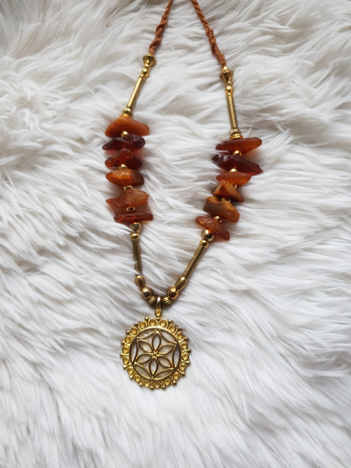 perunica - jantar ogrlica