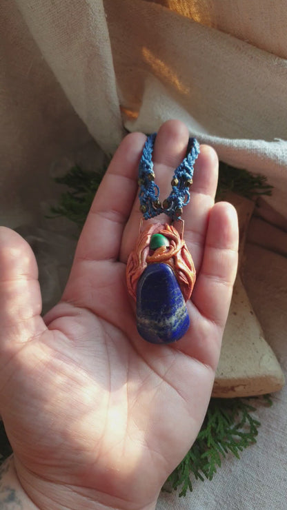 lapis lazuli i malahit privjesak