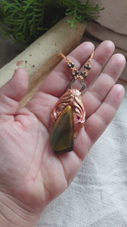 zlatno tigrovo oko privjesak